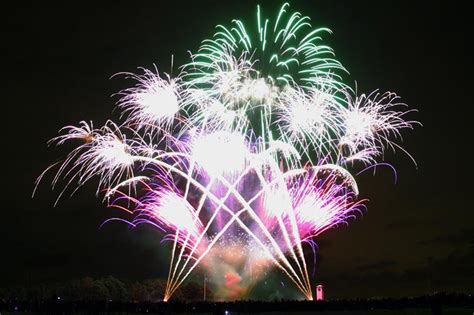 Dragon Fireworks - wedding firework displays based out of Surrey