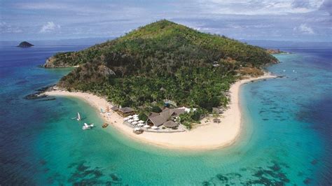 Castaway Island family resort in Mamanuca island group in Fiji | Escape