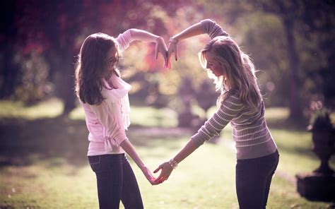 Get Inspired For Love Wallpaper Hand Friends Images images