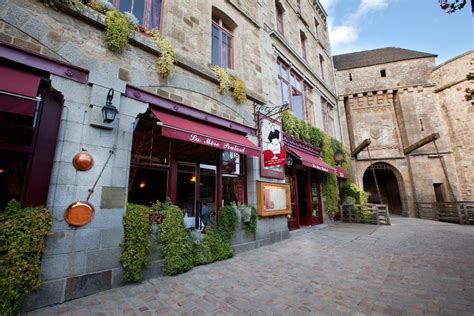 La Mère Poulard LE MONT-SAINT-MICHEL : Normandië Toerisme