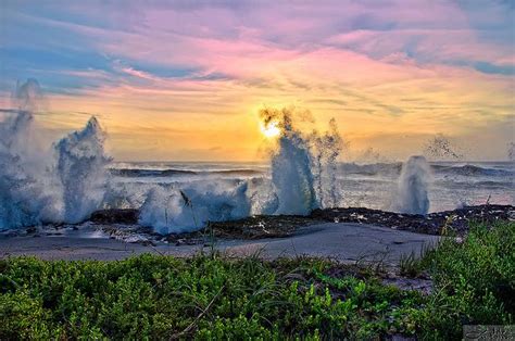 Sunrise at Blowing Rocks Preserve with Hurricane Irene offshore ...