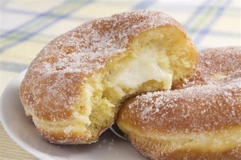 The Definitive Ranking of Every Classic Donut From Dunkin' Donuts