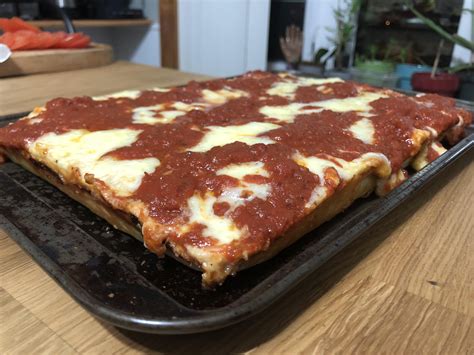 [Homemade] Detroit style pizza : r/food