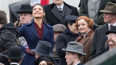 Wonder Woman takes over London's Trafalgar Square (PHOTOS)