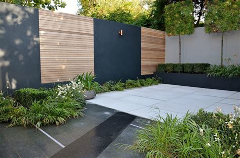 Modern Courtyard Garden Design London Cat Howard Garden Builders ...