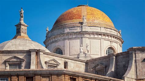 Historic Tour of Old Town Cadiz, Spain | Port Adventures | Disney ...