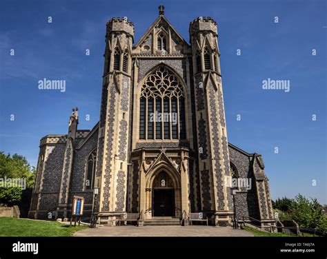 Sacred heart church wimbledon hi-res stock photography and images - Alamy