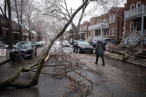 Montreal Ravaged as Ice Storm Leaves 1.3 Million Customers in the Dark - Bloomberg