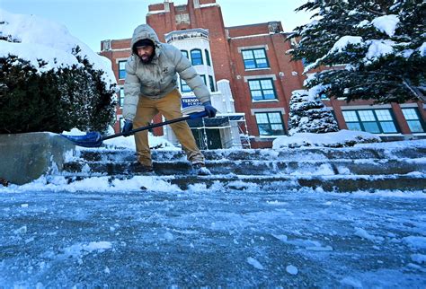 Central Mass. snowstorm over, now heavy rain and wind on the way