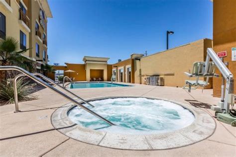 Comfort Suites - UPDATED 2017 Prices & Hotel Reviews (Blythe, CA) - TripAdvisor