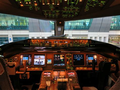 Emirates 777-300/ER Cockpit | Emirates boeing airbus a380 77… | Flickr