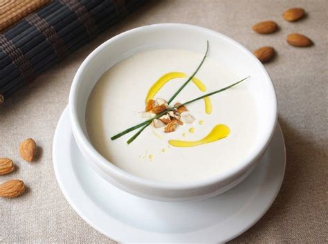 Ajoblanco | Vegamecum | Receta | Ajoblanco, Ajo blanco receta, Gazpacho