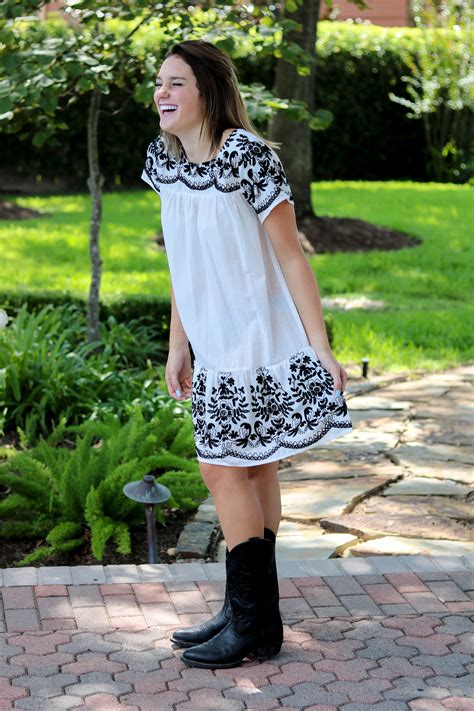 @sassafrasbg fall looks black and white outfits embroidered dress outfit cowboy boots dress ...