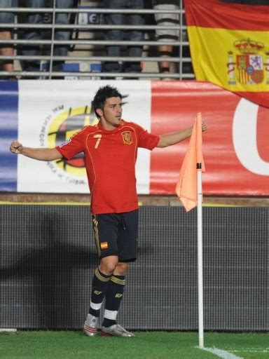 Football Sports Star: David Villa World Cup 2010 Football Pictures