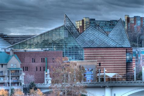 View of the Tennessee Aquarium from the Walnut Street Bridge. Shot in HDR. | Tennessee aquarium ...