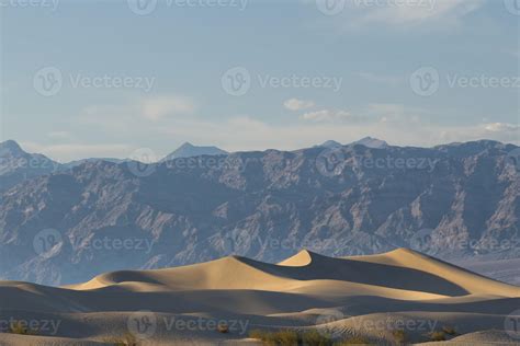 death valley sand dunes 17364851 Stock Photo at Vecteezy