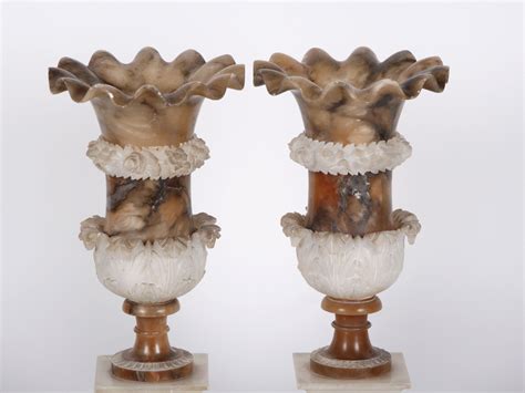 Pair of Alabaster Vases. 19th Century - IB04107 | Bellamysworld