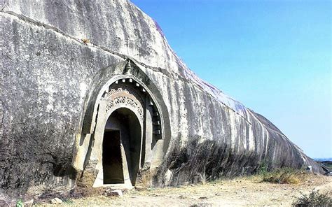 The Lomas Rishi Cave on Barabar Hill in 2020 | Ancient architecture ...