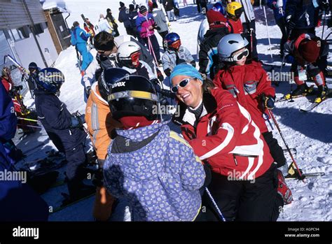 BERNESE OBERLAND SKIING MURREN,learn Stock Photo - Alamy