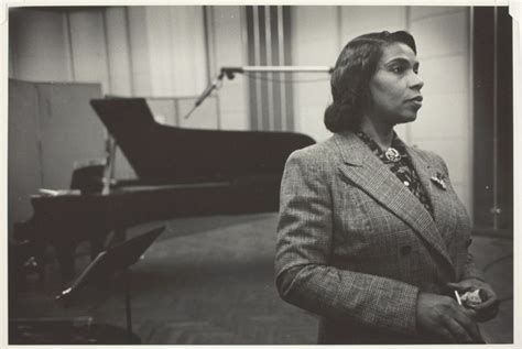 Marian Anderson Biography – Afrocentric Voices in "Classical" Music