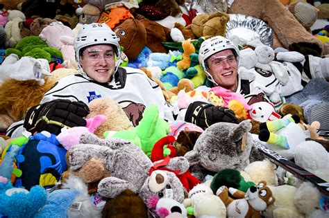 Watch: Hershey Bears’ teddy bear toss shatters world record as 45,650 stuffed animals hit the ...