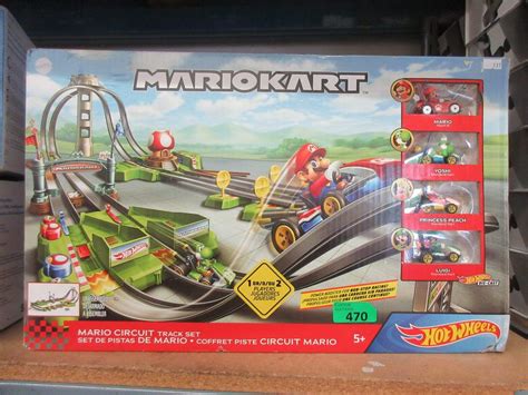 Hot Wheels Mario Kart Circuit Track Set