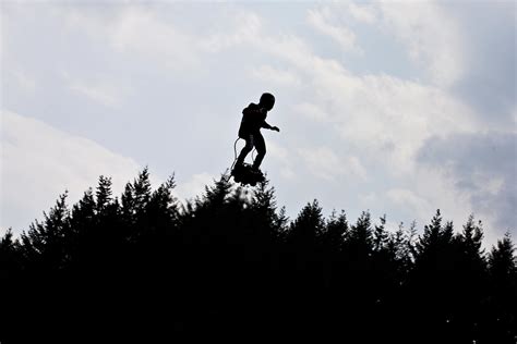 Pilot Records Video Of 'Jetpack Man' Flying Near Los Angeles At 3,000 Feet | iHeart