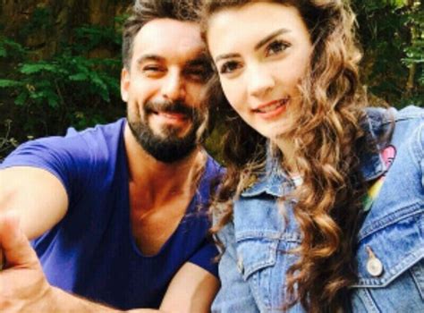 burcu özberk ve ali arsan duru (sahane damat) ♥♥♥♥♥ | Turkish film, Turkish actors, Actors