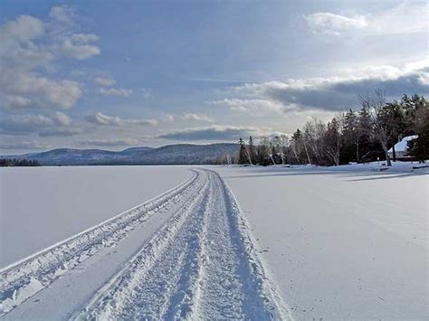 Rangeley-Maine.com | Rangeley Maine Snowmobiling