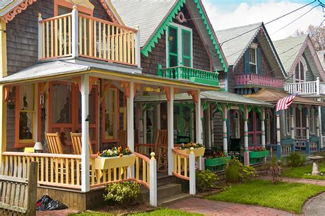 What's the Story behind the Gingerbread Houses on Martha's Vineyard?