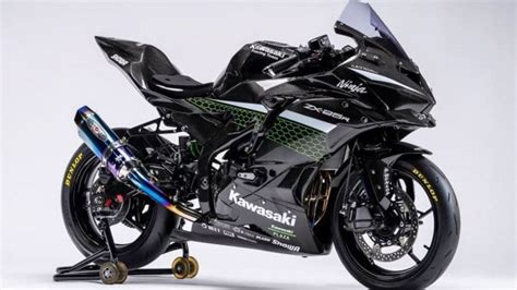 Kawasaki Ninja ZX-25R gets an official race treatment in Japan | HT Auto