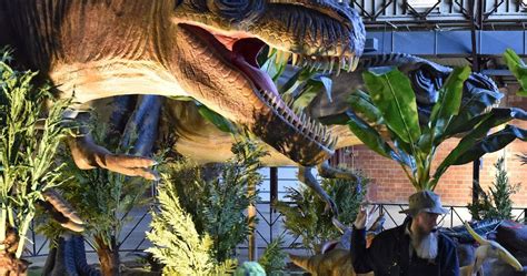 Jurassic Quest, an interactive exhibit featuring animatronic dinosaurs ...