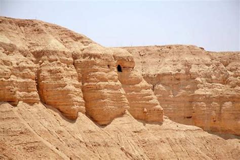 Qumrān | Caves, Scrolls, Map, & Meaning | Britannica