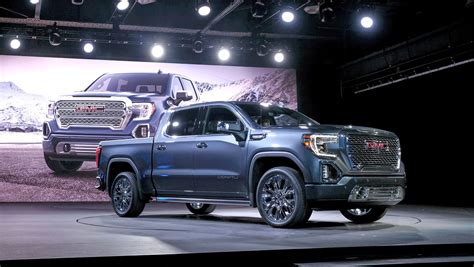 GM unveils 2019 GMC Sierra Denali, SLT pickup trucks