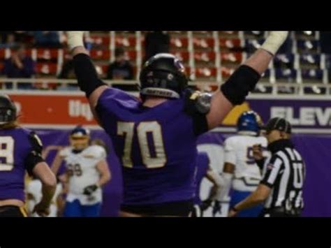 Trevor Penning Left Tackle Highlights - YouTube