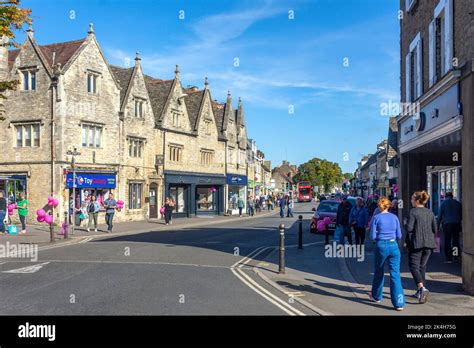 Witney High Street, Witney, Oxfordshire, England, United Kingdom Stock ...