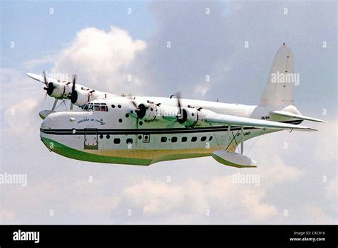 Short Sunderland flying boat, the last flying example Stock Photo ...