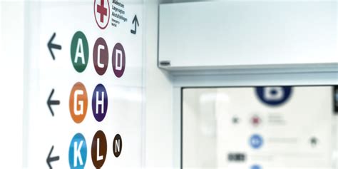 Hospital wayfinding and signage design - Triagonal