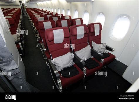 Qantas a380 first class hi-res stock photography and images - Alamy