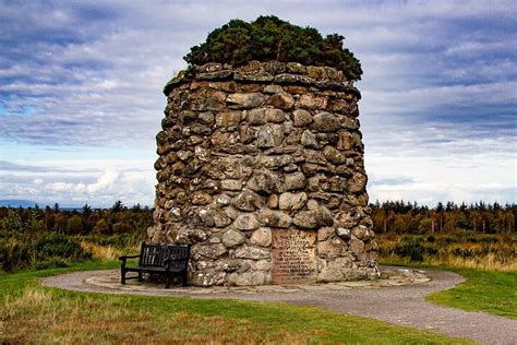 2023 Full-Day Private Tour to Urquhart Castle Loch Ness and Inverness