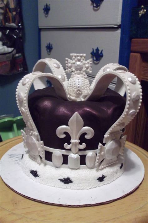 Queen Elizabeth Crown - CakeCentral.com