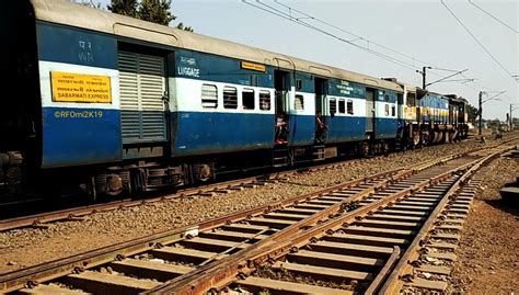 Ahmedabad - Varanasi City Sabarmati Express (PT)/19167 Picture & Video ...