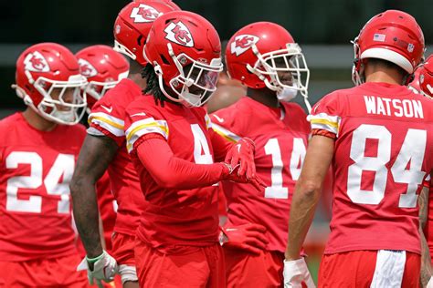 Chiefs OTAs 5/30; 7 players absent; 4 others were limited on Thursday - Arrowhead Pride