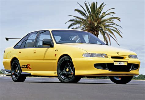 1996 Holden Commodore HSV GTS-R (VS) - характеристики, фото, цена.