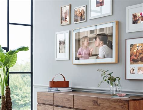 Samsung turns the TV to art with The Frame – Pickr