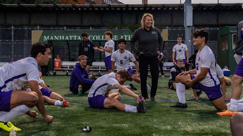 NYU vs. Chicago Men’s Soccer: A Match Between Two Female Coaches - The New York Times