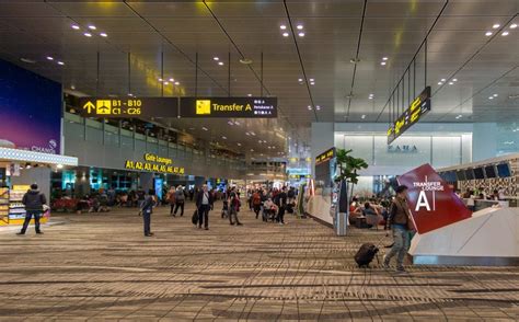 A detailed guide to Changi Airport in Singapore - Point Hacks