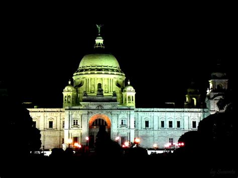 Enjoy the beauty of Victoria Memorial at night with light and sound ...