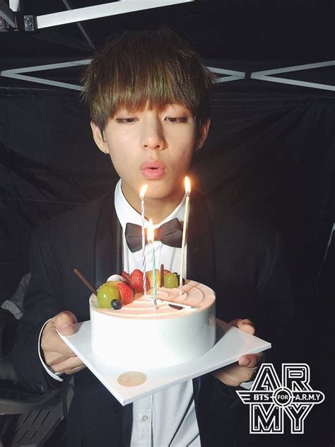 BTS Taehyung V with his birthday cake! | Bangtan Boys (BTS) | Pinterest | Bts taehyung, Birthday ...