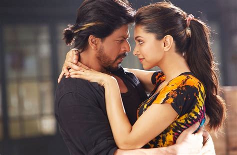 Shah Rukh forgot calling Deepika and here is how she reminded him - IBTimes India